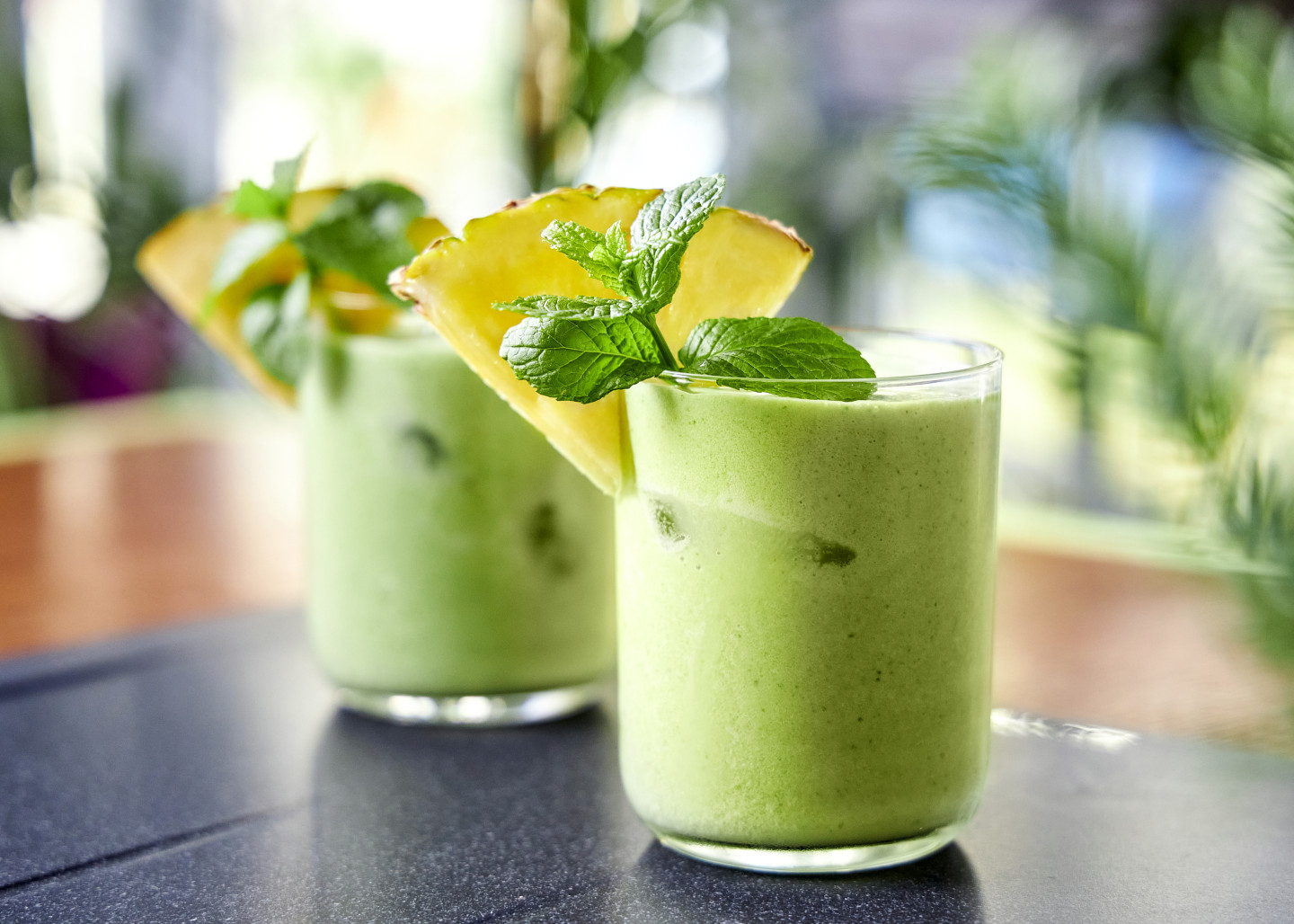 Smoothie με Kale Mix, Aνανά & Kαρύδια